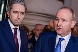 Tá críonnacht an rialtais ag creimeadh le bliain anuas agus athnuachan ag teastáil