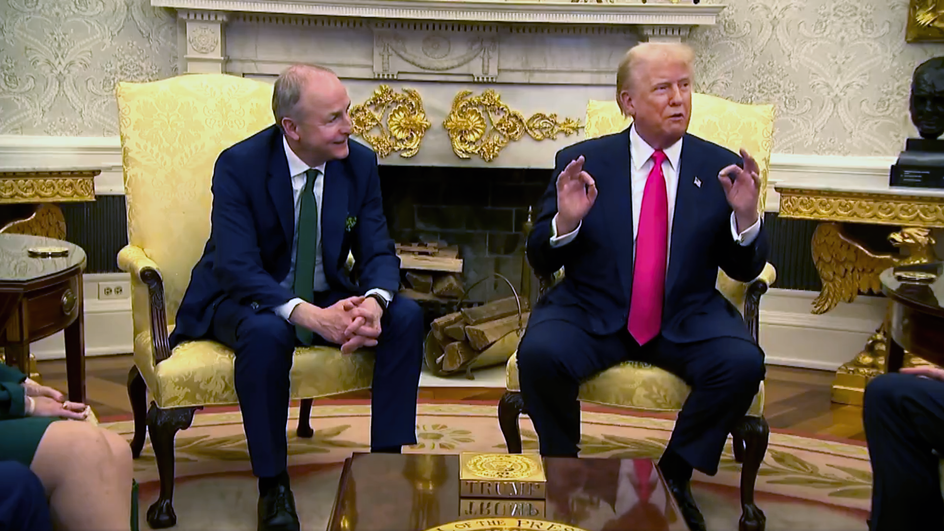 ‘Tá SAM ag dul ag tógáil ar ais go leor dár ghoid tíortha eile uathu’ a deir Trump i gcruinniú leis an Taoiseach