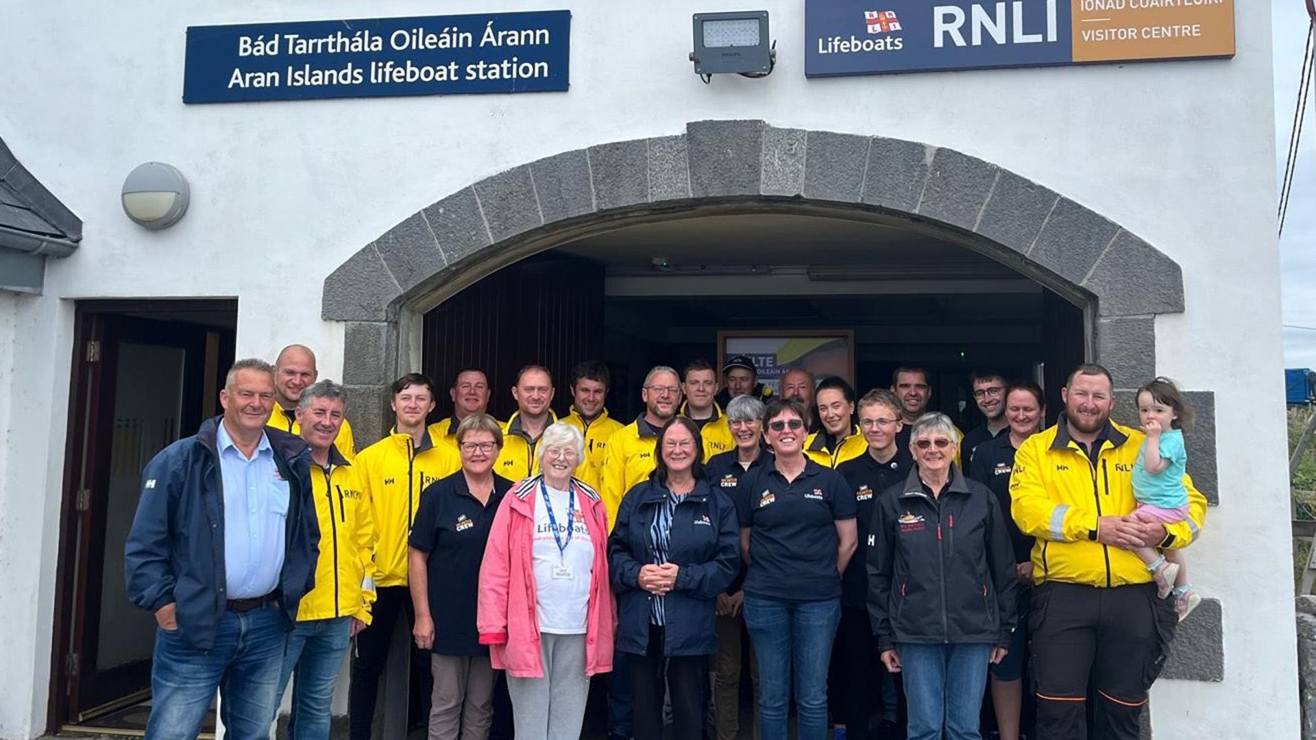 ‘Is minic a chloisfeá ‘cuir ort do drysuit’ nó ‘fáisc an lifejacket sin’