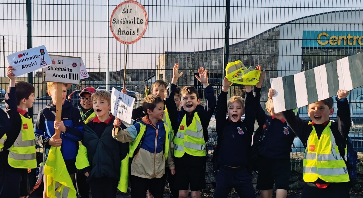 ‘Ní thuigtear cé chomh práinneach is atá sé’ – na céadta i láthair ag agóidí chun aird a tharraingt ar chontúirt an R336