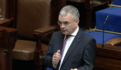 ‘Tá eagla orthu roimh a thuilleadh daonlathais’ – cur chuige an rialtais maidir le bille Údarás na Gaeltachta cáinte