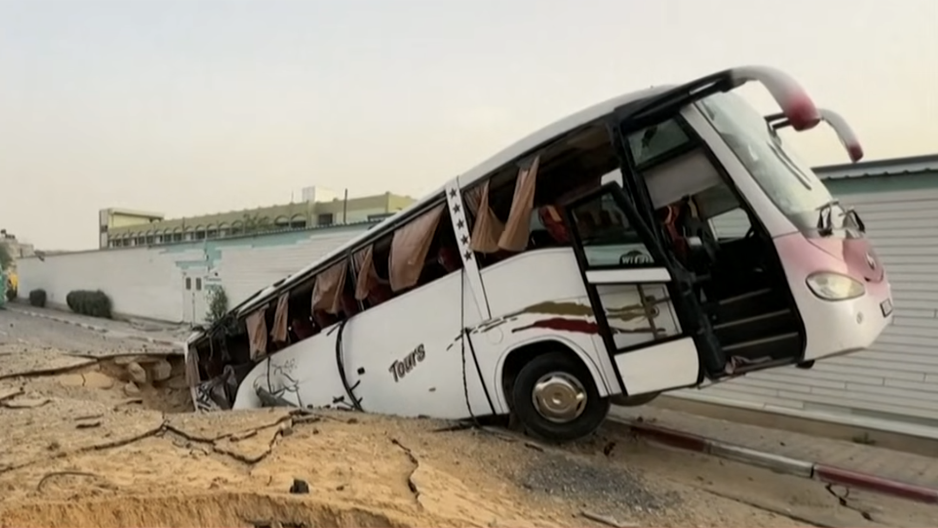 70 Palaistíneach eile ar a laghad maraithe in ionsaithe Iosrael