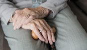 Níor theastaigh uaim léamh faoin néaltrú, ach tá mé sásta gur tugadh an leabhar seo dom