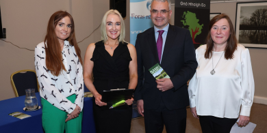 Gaelcholáiste agus cultúrlann nua do Chaisleán an Bharraigh i measc na spriocanna i bplean teanga an bhaile