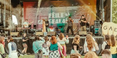 GAILEARAÍ: Féasta ceoil is scoth an deireadh seachtaine ag Féile na Gealaí i Ráth Chairn
