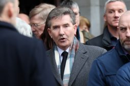 ‘Is gá í a choinneáil beo’ – Daniel O’Donnell ag smaoineamh ar albam iomlán i nGaeilge