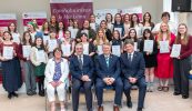 GAILEARAÍ: Gradaim Ghaeilge bronnta ar mhic léinn as Éirinn agus as Ceanada ar an gCeathrú Rua