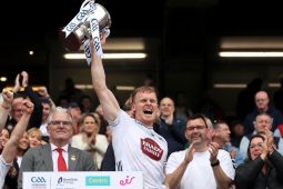 Beidh coimhlint mhaith againn i bPort Laoise ach céim rómhór a bheidh ann d’fhoirne Mhic Dhonnacha