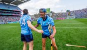 Grianstad an tsamhraidh agus an eachtra iomána nach raibh aon duine ag súil leis