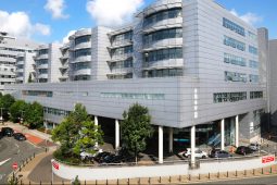 Scannal in Ospidéal Ríoga Victoria a chuirfeadh fuadach faoin gcroí