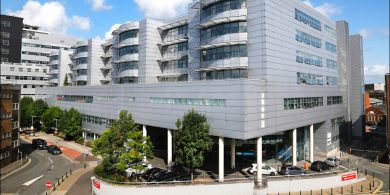 Scannal in Ospidéal Ríoga Victoria a chuirfeadh fuadach faoin gcroí