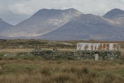 Obair mhaith ar siúl in áiteanna ar leag an stair lámh orthu