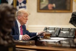 An deis is fearr ag Trump a chlár oibre a chur i bhfeidhm fós roimhe