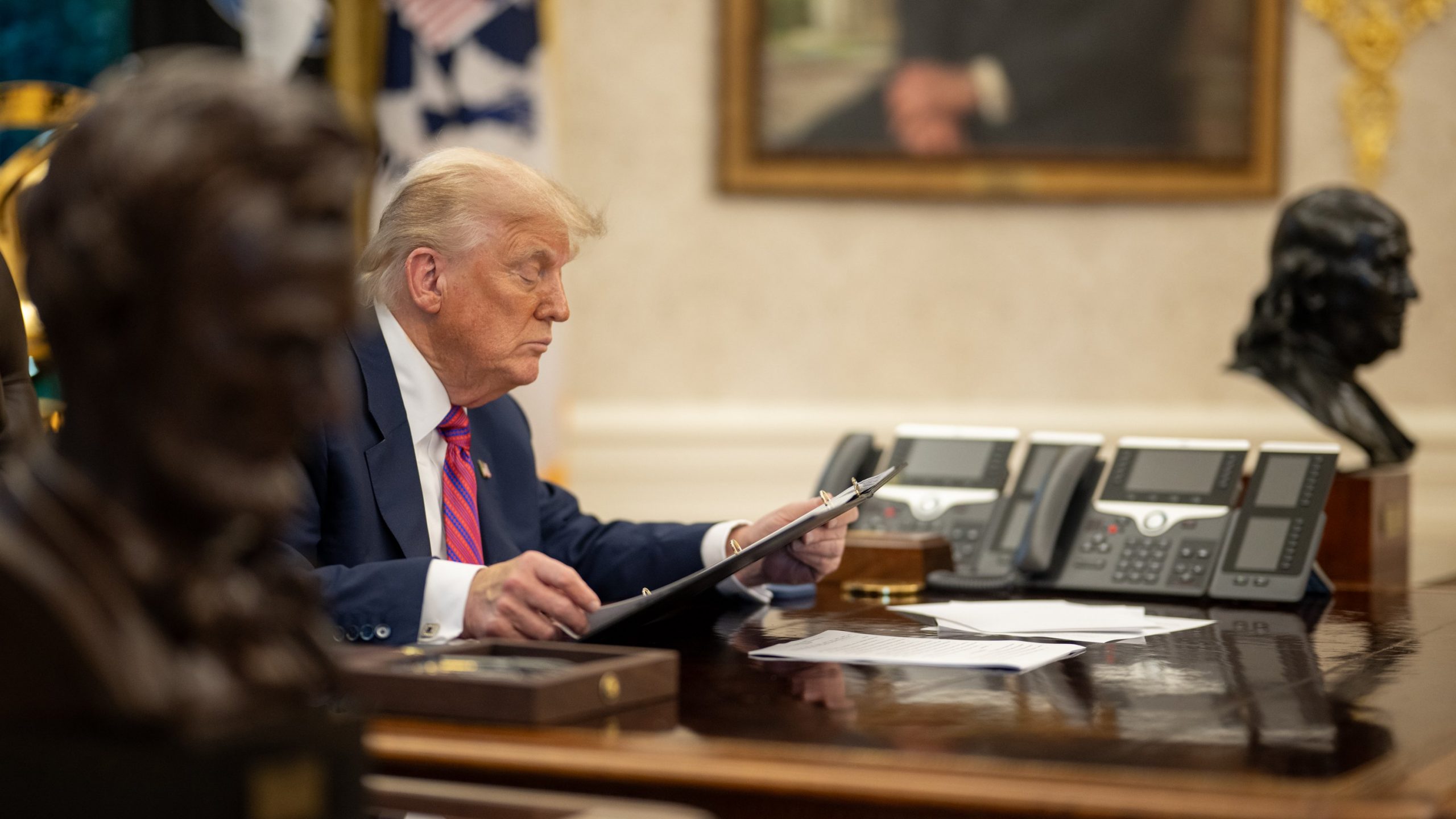 An deis is fearr ag Trump a chlár oibre a chur i bhfeidhm fós roimhe