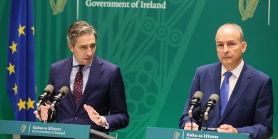 Is cuma faoi theip an rialtais fad is nach bhfuil cuma an rialtais mhalartaigh ar an bhfreasúra