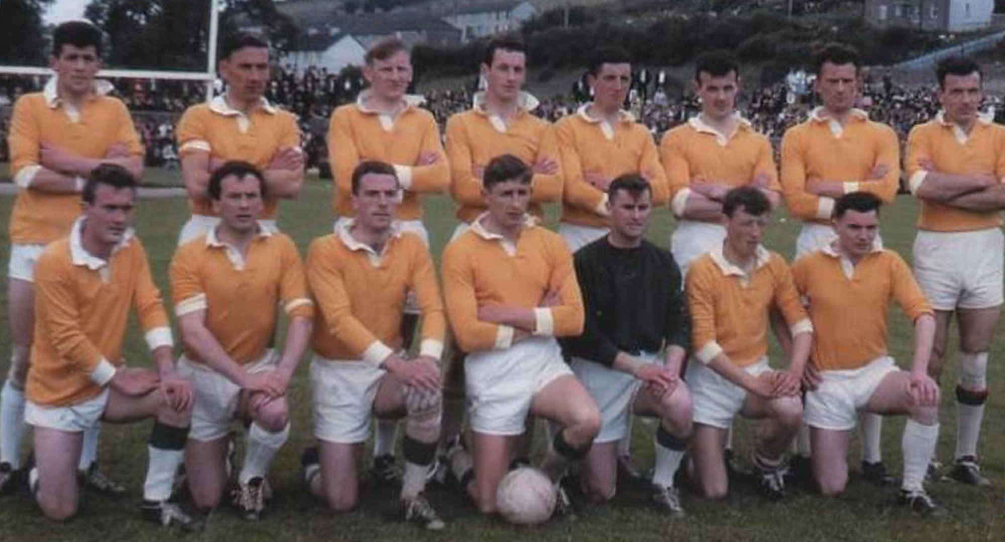 Beirt de bhunadh Chorca Dhuibhne a d’imir leis na Conallaigh nuair a chas Ciarraí agus Dún na nGall ar a chéile den chéad uair