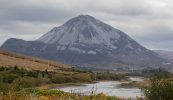 Tarrtháil tugtha ar shiúlaí sléibhe ar an Earagail