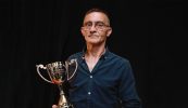 Amhránaí as Muiceanach idir Dhá Sháile i gcomórtas nua amhránaíochta ar an sean-nós