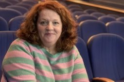 ‘Beidh canúintí éagsúla le cloisteáil sna léirithe agus tá muid ag iarraidh dul amach go dtí an pobal ar fud na tíre’ – stiúrthóir nua na Taibhdheirce