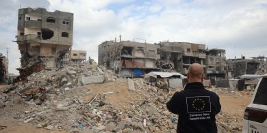 ‘Tá gorta ag tarlú os comhair ár gcuid súl’ – éileamh idirnáisiúnta déanta ar Iosrael cúnamh daonnúil a ligean isteach go Gaza