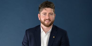 Ranganna Gaeilge á ndéanamh ag Gareth Sheridan ‘ó d’fhill sé ar Éirinn’