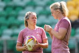 Imirt go leor déanta ag gaiscígh rugbaí na hÉireann leis an liathróid chruinn