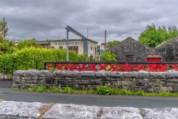Ionad spóirt uisce le forbairt i gcathair na Gaillimhe