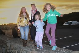 GAILEARAÍ: Steipeanna, léachtaí agus portráidí ag gigeanna Oíche Chultúir na Gaeilge
