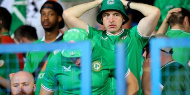 Ariamh le mo chuimhne ní fhaca mé pobal an tsacair sa tír seo chomh díomách faoin bhfoireann náisiúnta