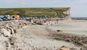Cruinniú á lorg le comhairleoirí cathrach faoi chosc ar spóirt uisce ag trá Ghaeltachta
