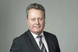 Tá an ceathrú heastát faoi ionsaí – tá práinn le saoirse iriseoireachta