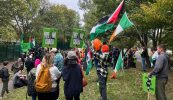 ‘Mr Ó hAnnaidh, you are free to go’ – cás sceimhlitheoireachta in aghaidh rapálaí Kneecap caite amach i Londain