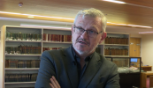 An Ghaeilge lárnach i mbailiúchán d’irisí chimí na Ceise Fada