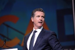 Claonroinnt toghlach agus cóimheá na cumhachta i Stáit Aontaithe Mheiriceá