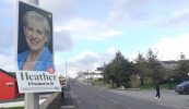 Heather Humpreys ag ‘brú Béarla’ ar phobal na Gaeltachta i nDún na nGall