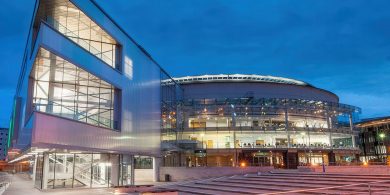 Sásamh agus tairbhe agus ardú meanman ag Oireachtas Bhéal Feirste