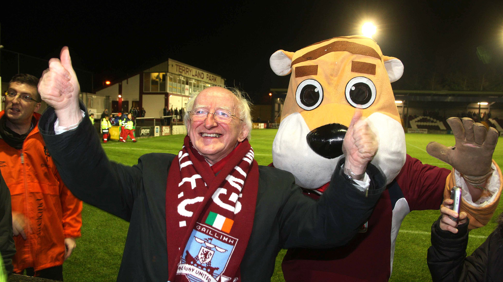 Tá Michael D ag fágáil slán leis an Áras ach ní shin le rá nach mbeidh sé ina uachtarán arís