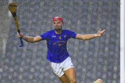 An comórtas club – seans áit bhuan a bhaint amach i scéal an pharóiste agus onóir a thabhairt don phobal