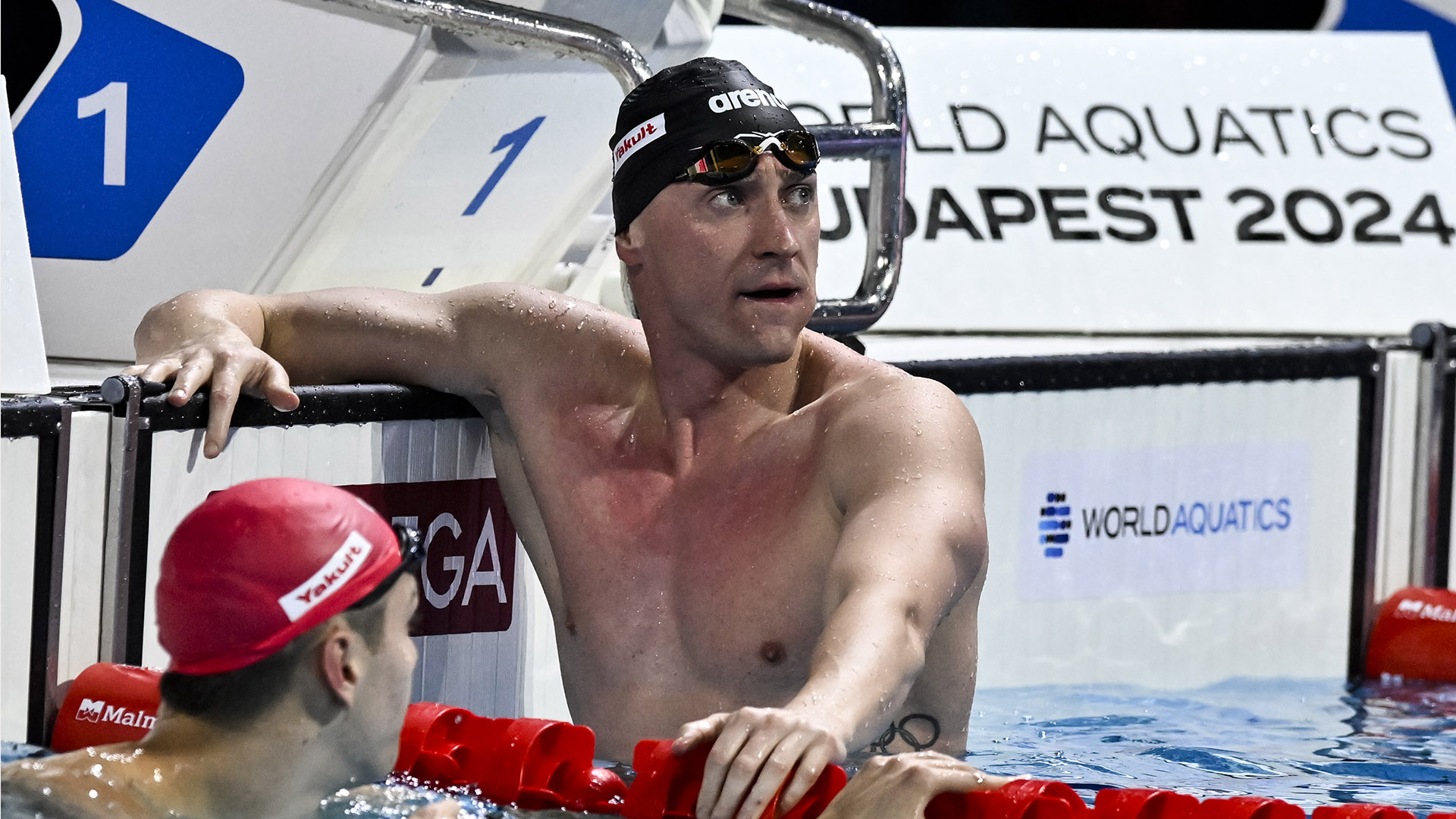 Uisce faoi thalamh sa linn snámha, an Conallach cantalach ag teacht i gcabhair ar Éirinn