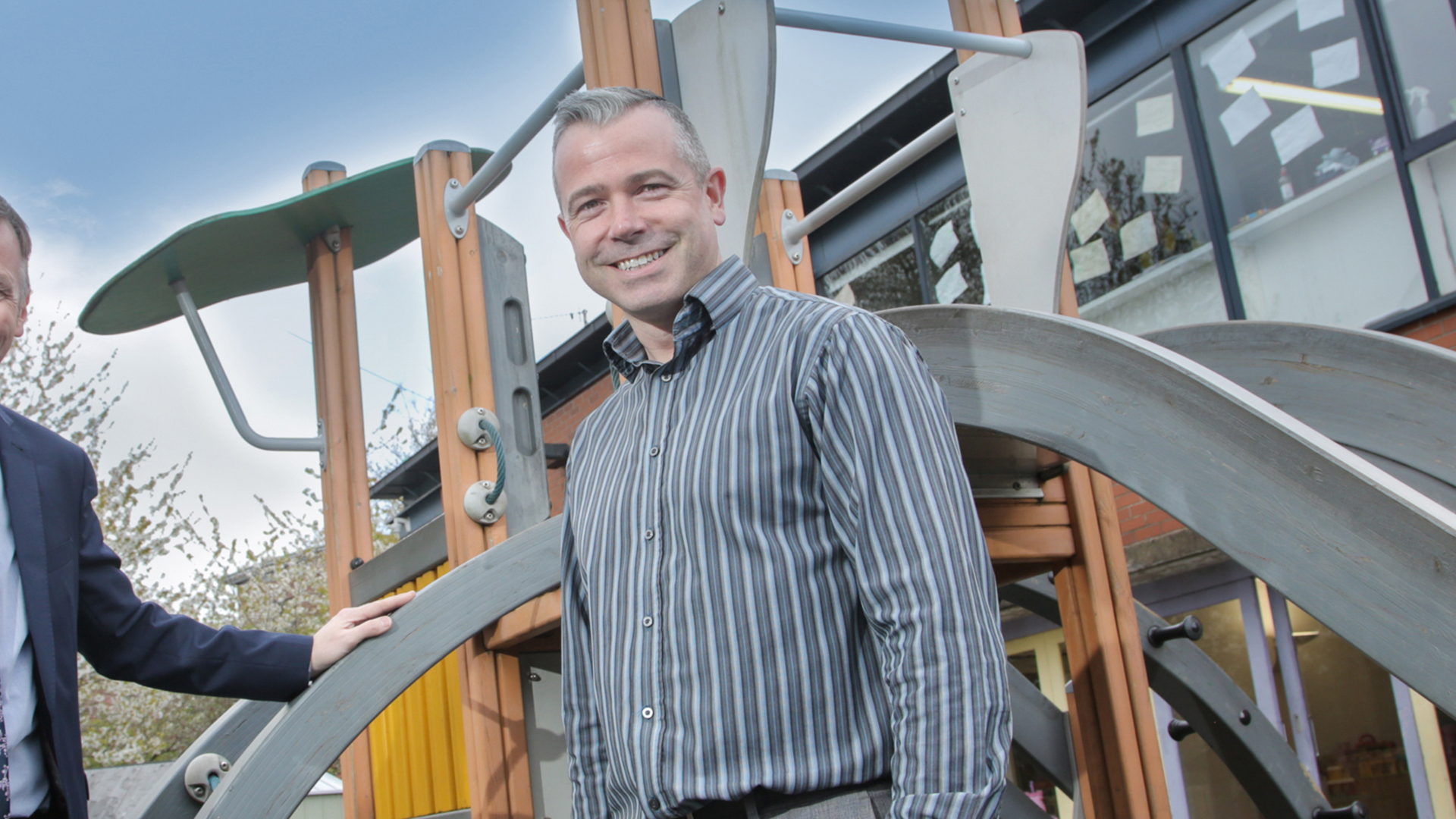 ‘CLOCH MHÍLE’: An chéad Choimisinéir Gaeilge sa Tuaisceart ag dul i mbun oibre