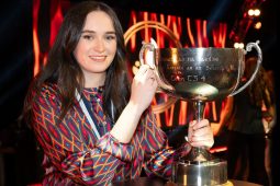 ‘Ní hé an bua is mó atá i mo chuimhne, ach an cineáltas a léiríodh dom’