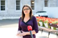 Tá freagracht ar Fheisirí Eorpacha an Ghaeilge a úsáid san Eoraip – Kathleen Funchion