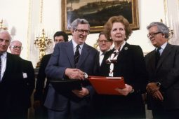 40 Bliain i ndiaidh Chomhaontú Chromghlinne, cá seasann an pholaitíocht?