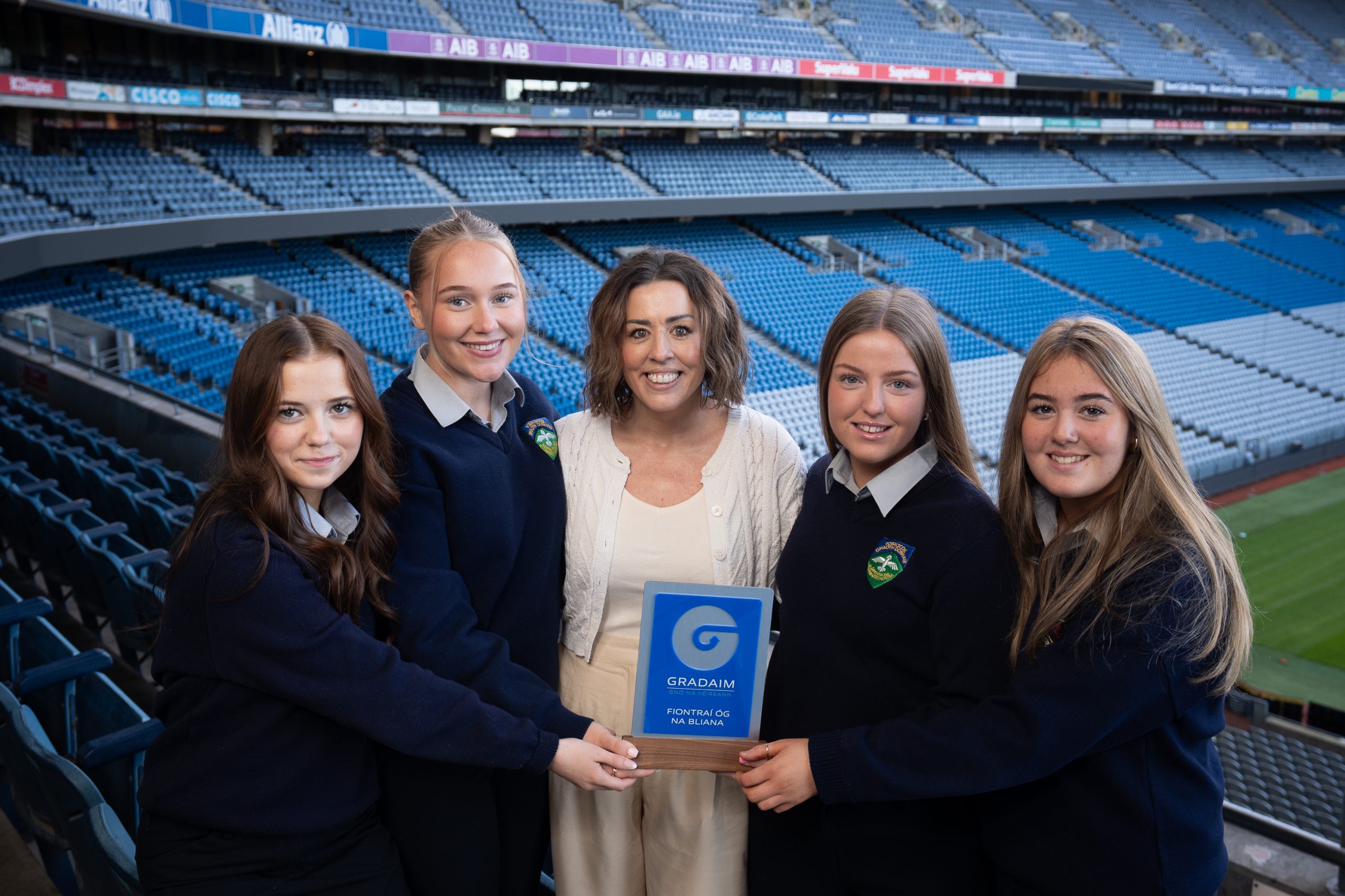 GAILEARAÍ: Ceiliúradh i bPáirc an Chrócaigh agus Gradaim Gnó na hÉireann bronnta