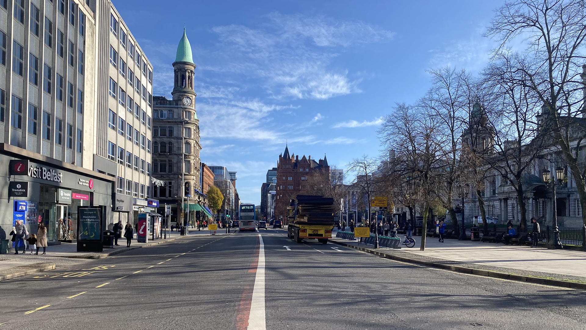 ‘Tá Béal Feirste ina eiseamláir do phobail teanga ar fud na hEorpa’