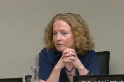 Tuilleadh ‘doiléire, míshástachta agus imní’ i ndán don oideachas lán-Ghaeilge