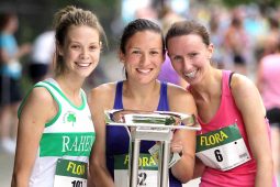 Cúpla uair an chloig tar éis di 100 míle a rith in Illinois, bhí Caitríona Jennings ar ais ag obair i mBleá Cliath