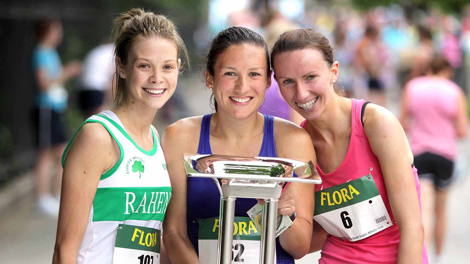 Cúpla uair an chloig tar éis di 100 míle a rith in Illinois, bhí Caitríona Jennings ar ais ag obair i mBleá Cliath