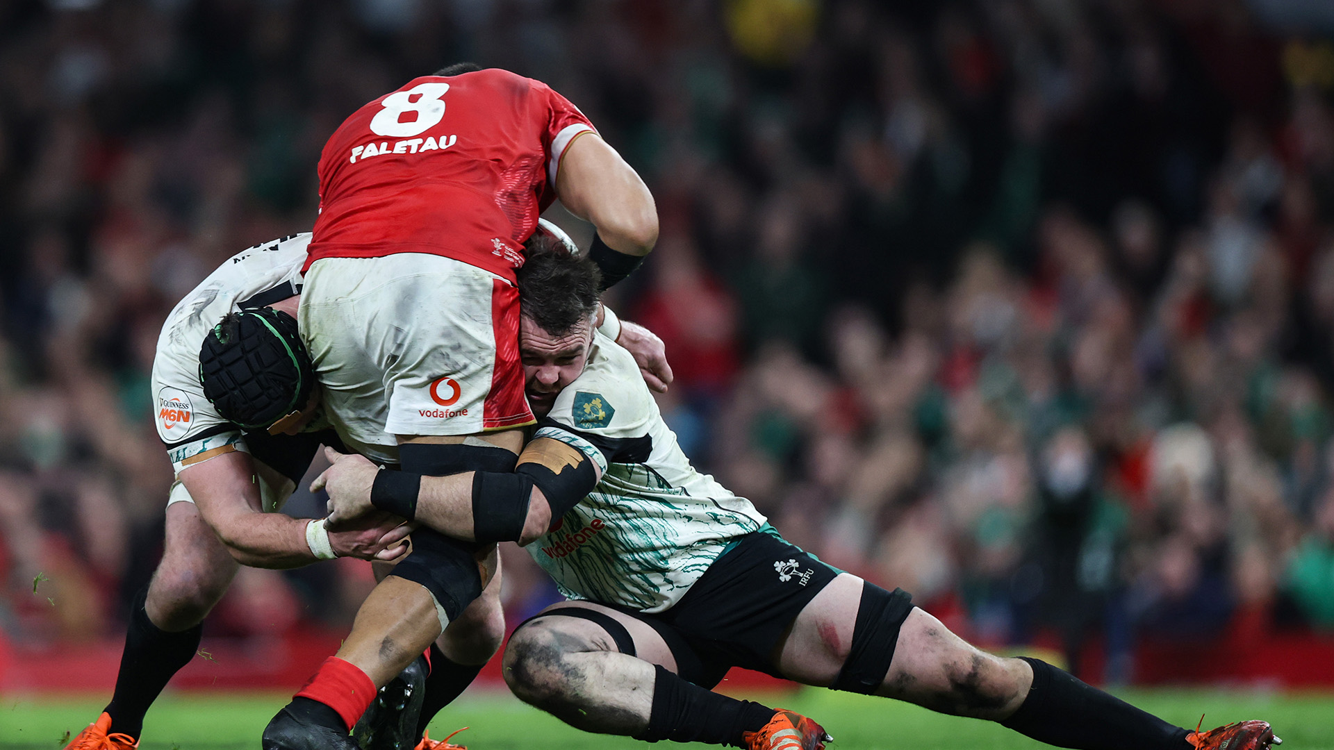 Trí seachtaine chinniúnacha idir an Bhreatain Bheag agus an t-uafás