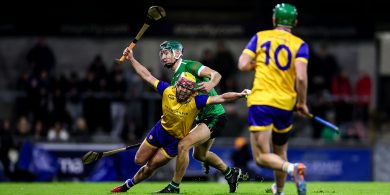 Dathanna an chontae curtha i leataobh agus dathanna an chlub ar foluain